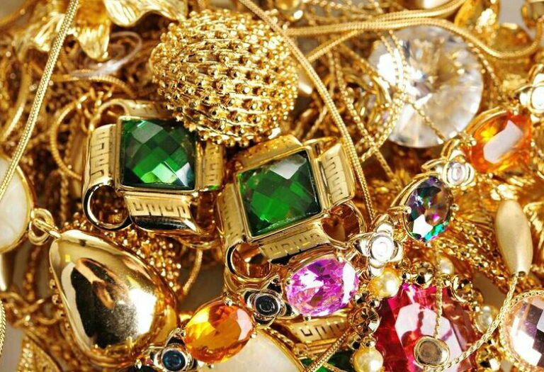 Jewelry Trends for 2024: What to Expect from Shiels Jewellers